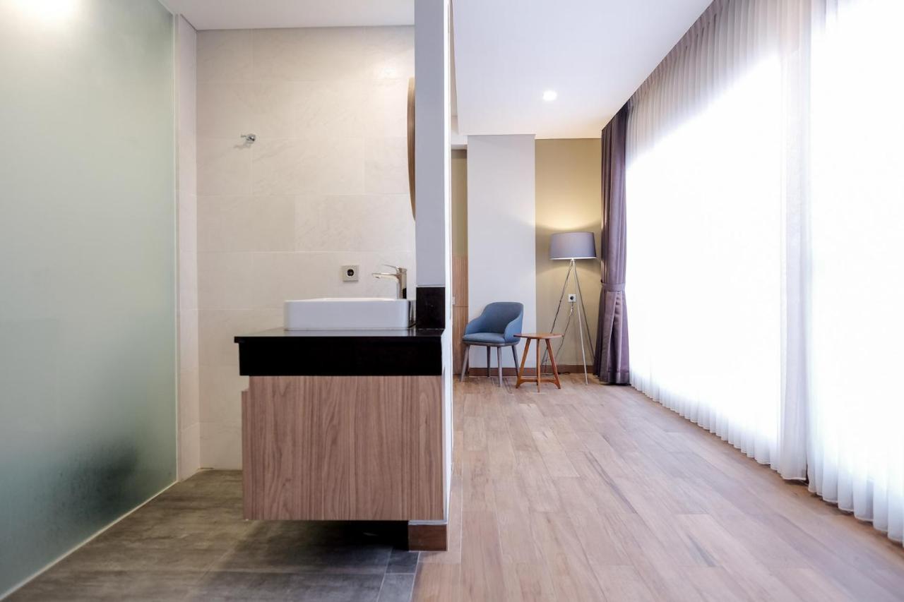 Hotel Sans Puri Indah Jakarta